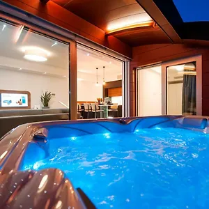 The Q Superior - A Penthouse With Jacuzzi And Sauna , Rovinj Kroatien